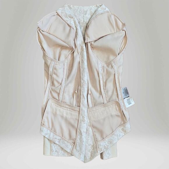 BCBG MAXAZRIA Cream Lace Crop Padded Shoulder Blazer Sz.Small - Picture 7 of 8